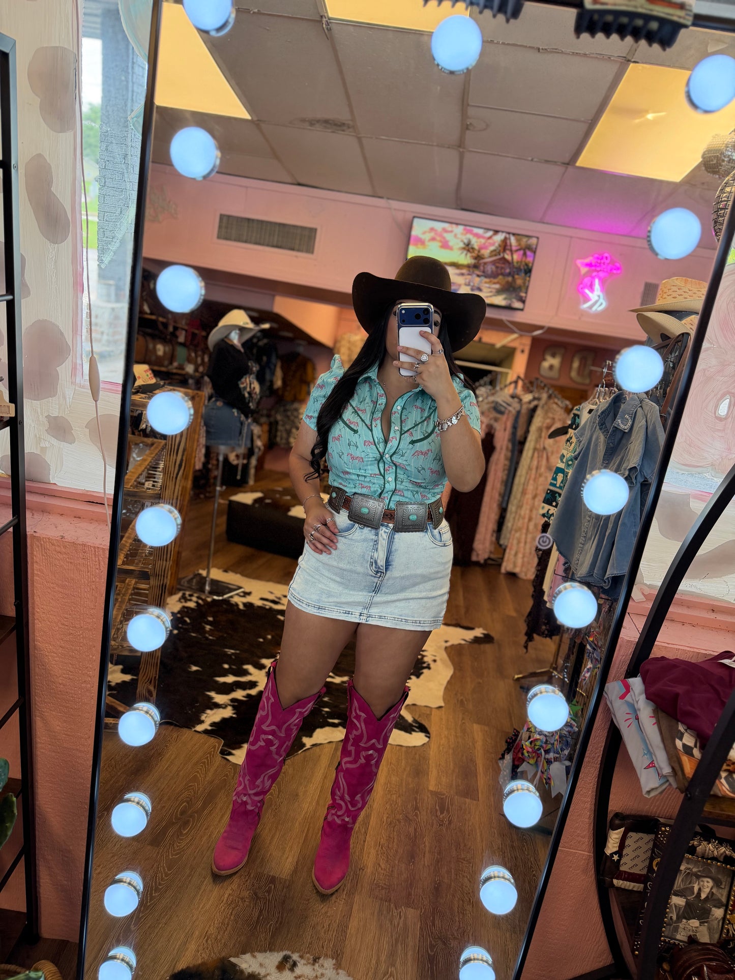 LIGHT BLUE PEARL SNAP BLOUSE